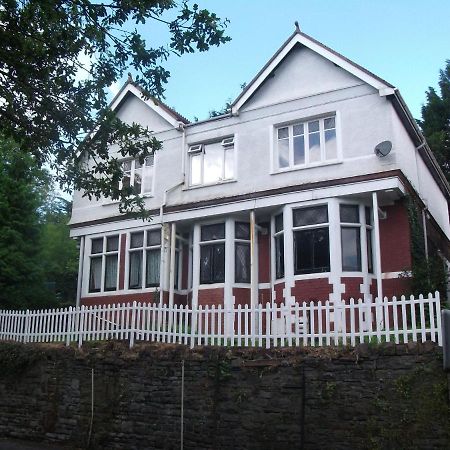 Judy'S B&B Private Home Кардиф Екстериор снимка