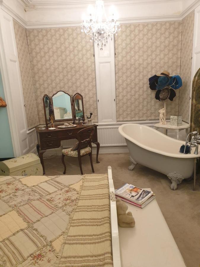 Judy'S B&B Private Home Кардиф Екстериор снимка