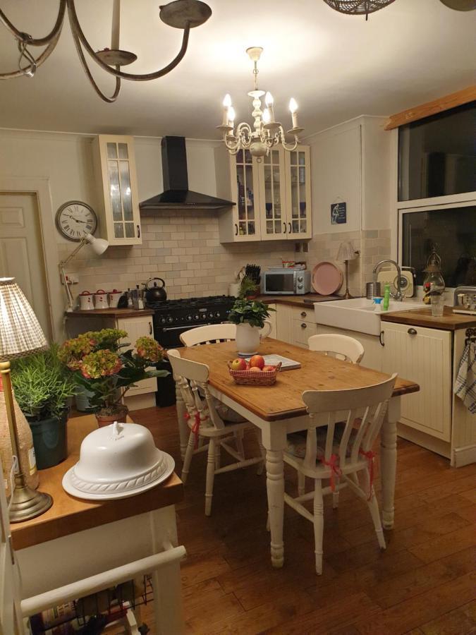 Judy'S B&B Private Home Кардиф Екстериор снимка