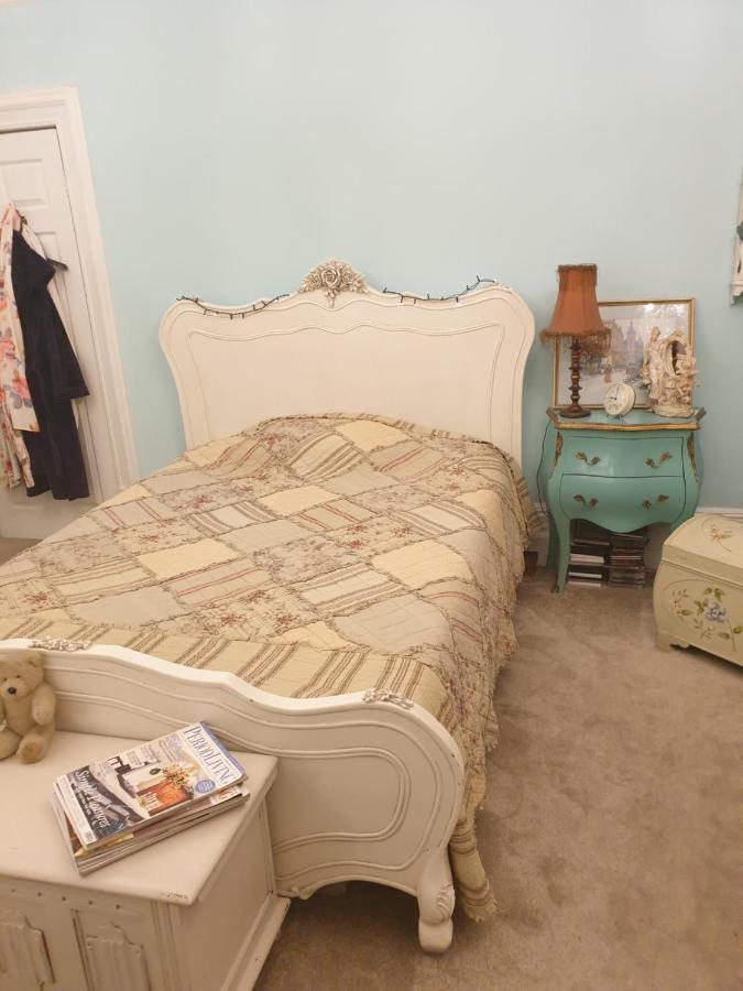 Judy'S B&B Private Home Кардиф Екстериор снимка