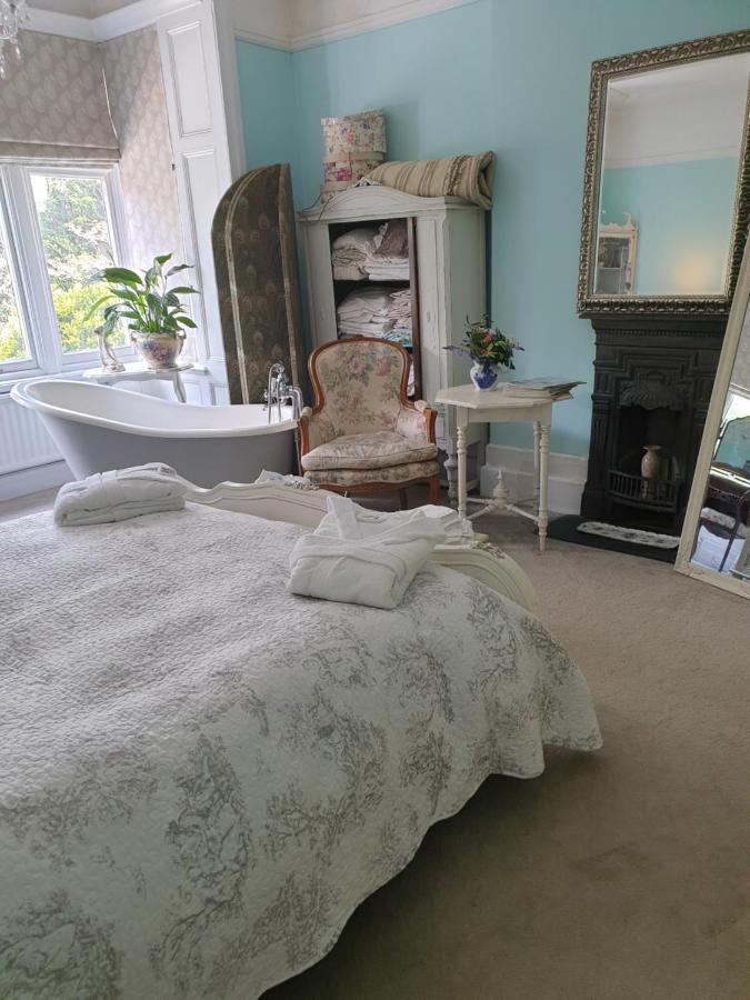 Judy'S B&B Private Home Кардиф Екстериор снимка