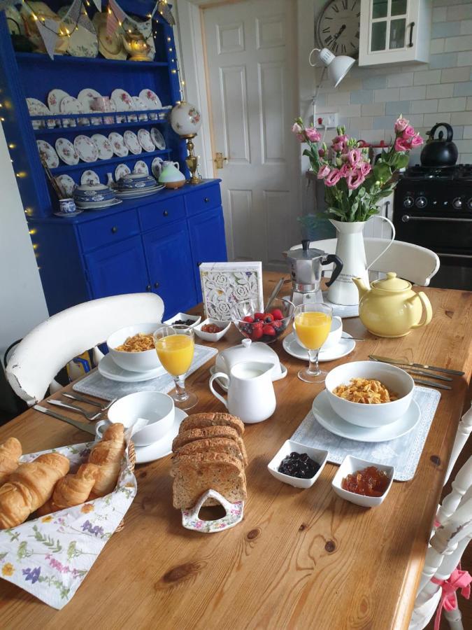 Judy'S B&B Private Home Кардиф Екстериор снимка