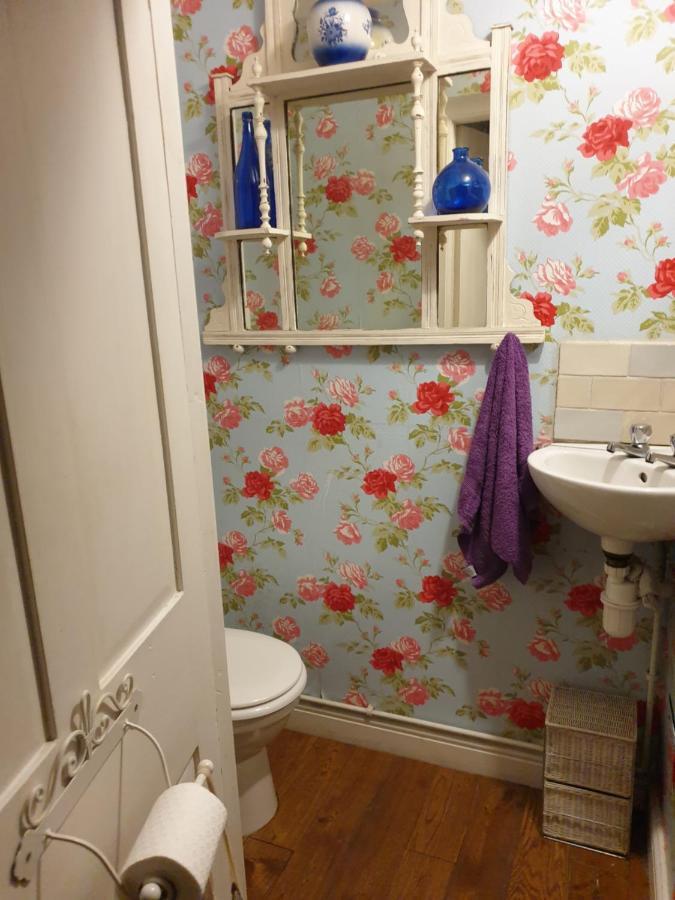 Judy'S B&B Private Home Кардиф Екстериор снимка