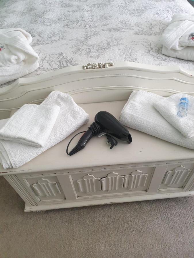 Judy'S B&B Private Home Кардиф Екстериор снимка