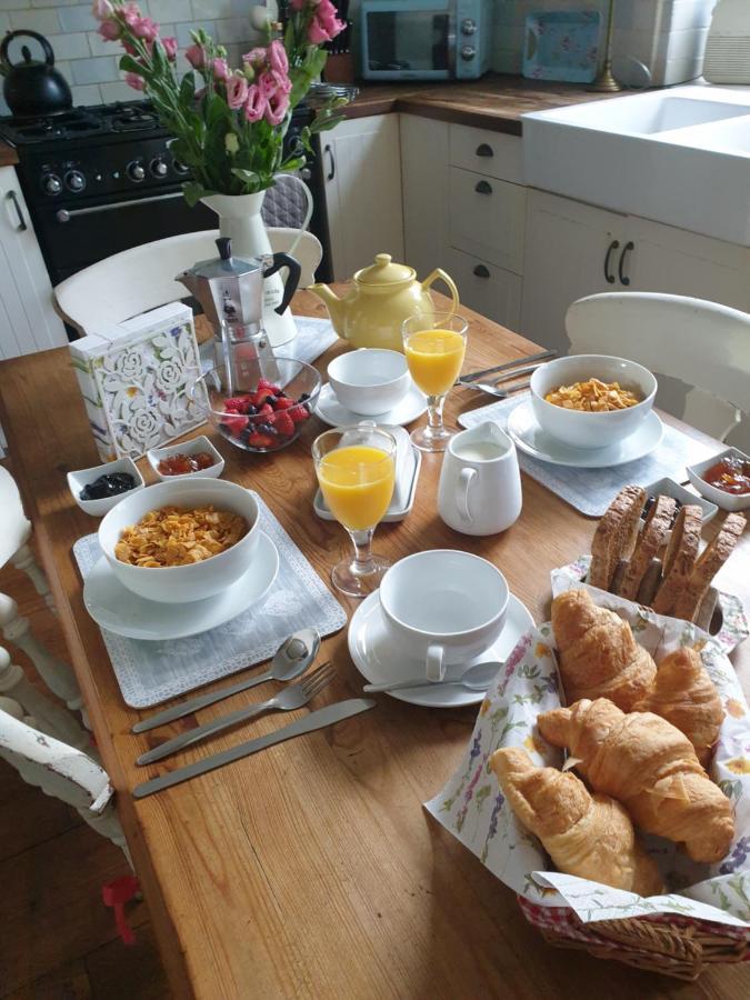 Judy'S B&B Private Home Кардиф Екстериор снимка